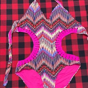Fun vibrate print cut out one piece swimsuit